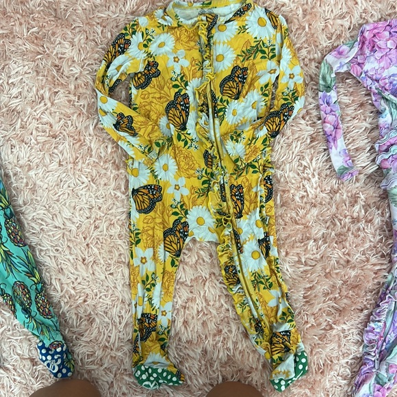 12-18 month Bums and Roses zip up footie pajamas. Excellent used condition. - Picture 3 of 13